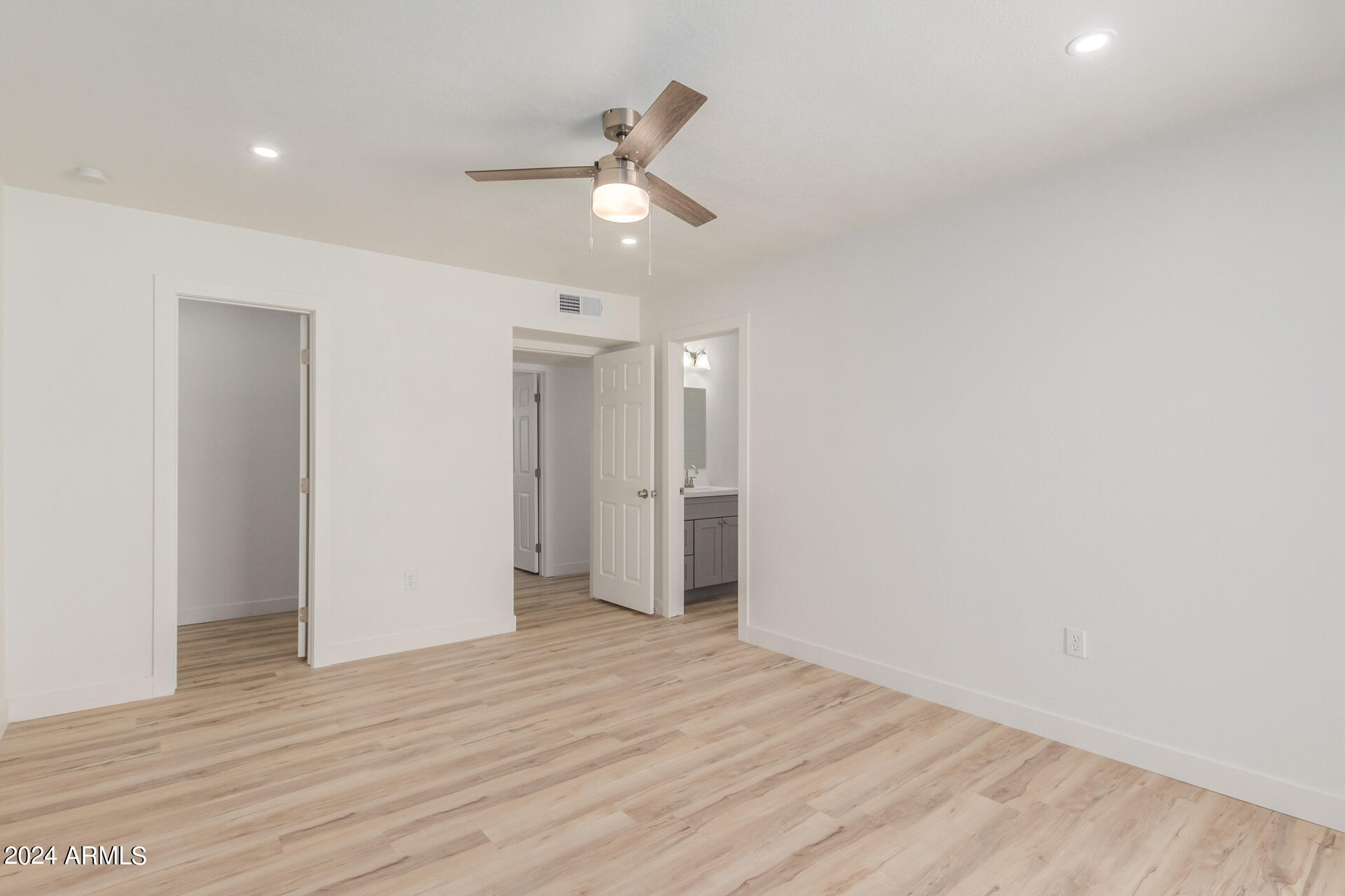 10935 W SANTA FE Drive