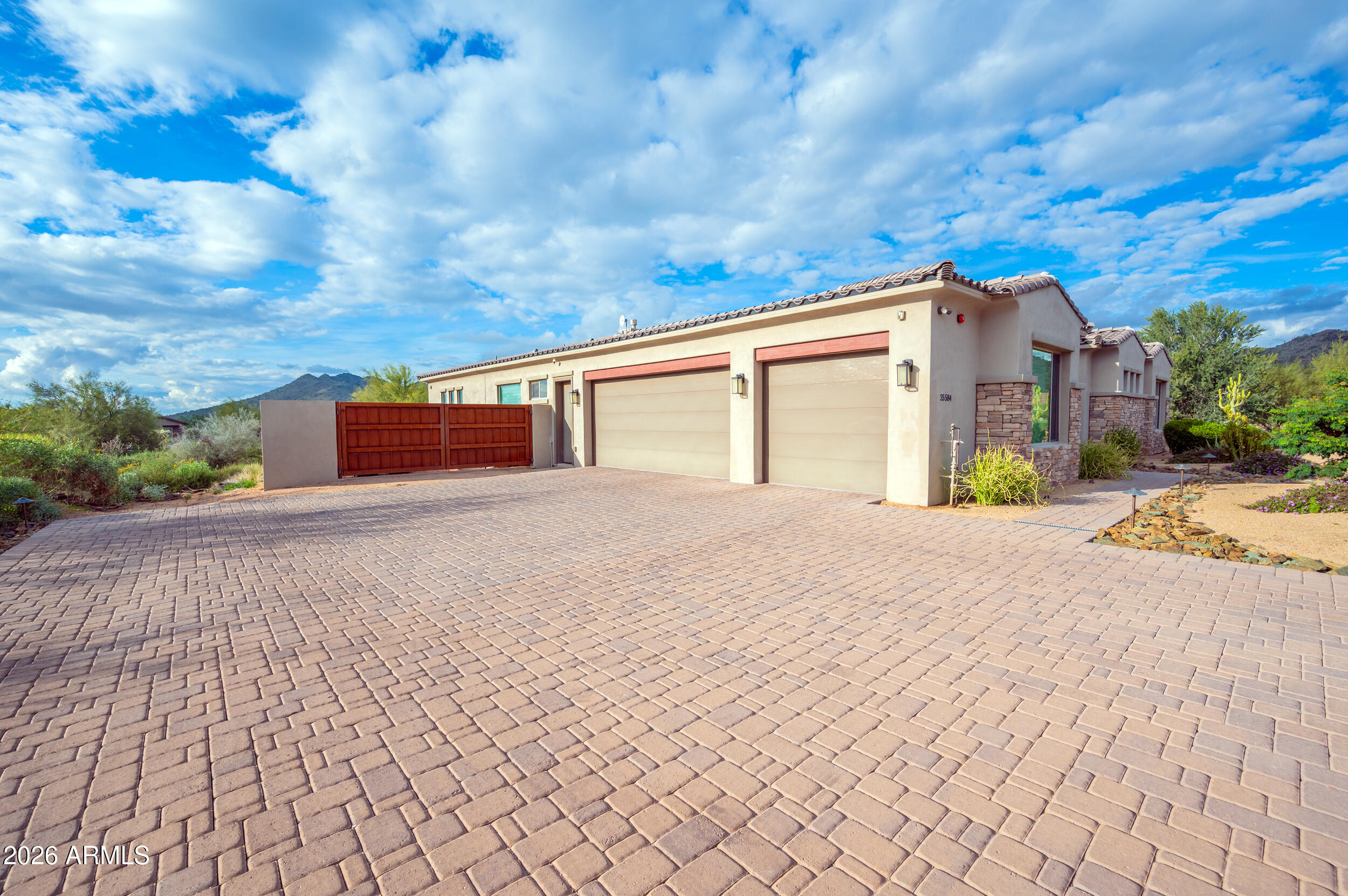 35584 N ROLLING CREEK Drive