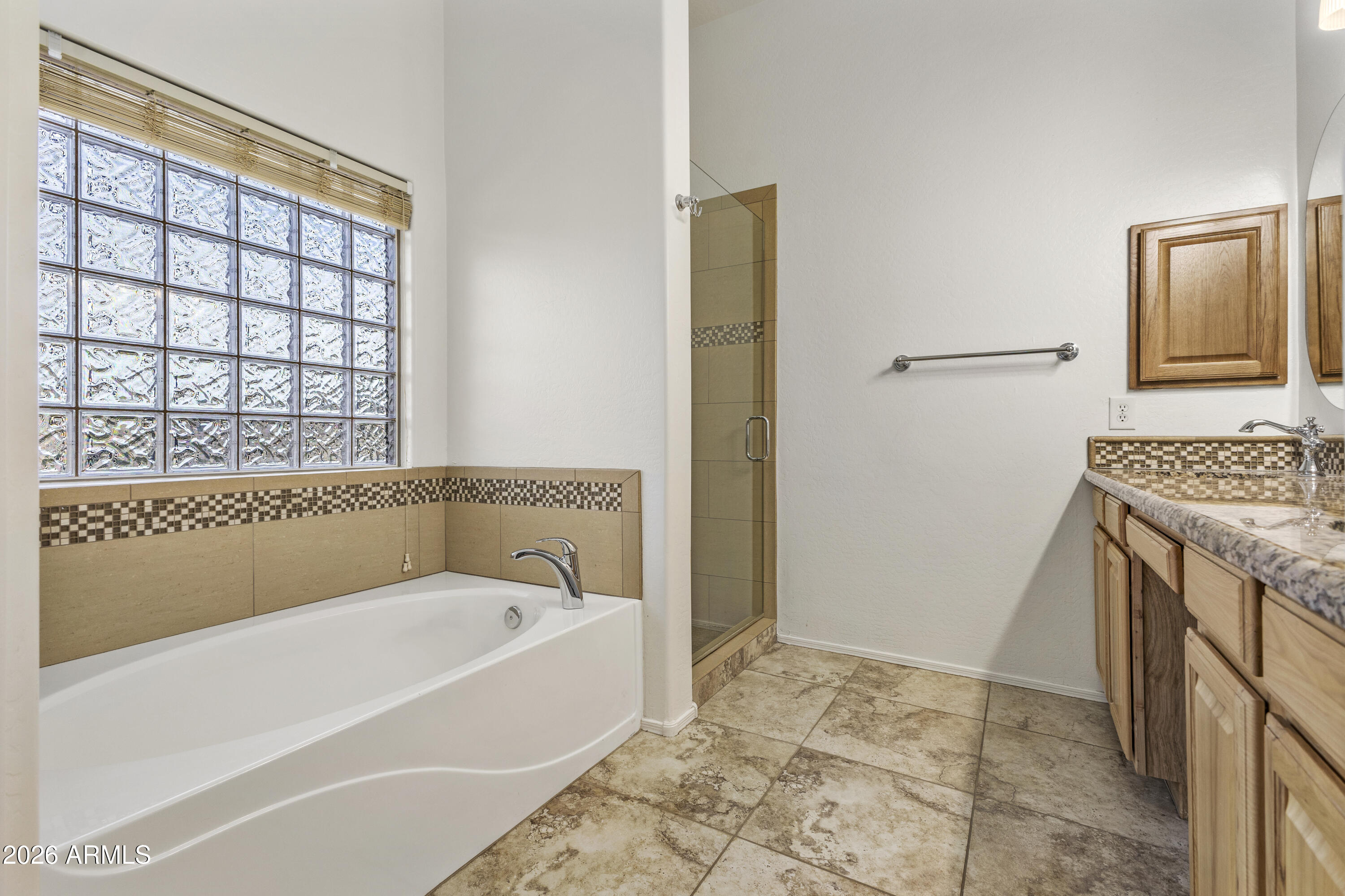 2538 E MINE CREEK Road