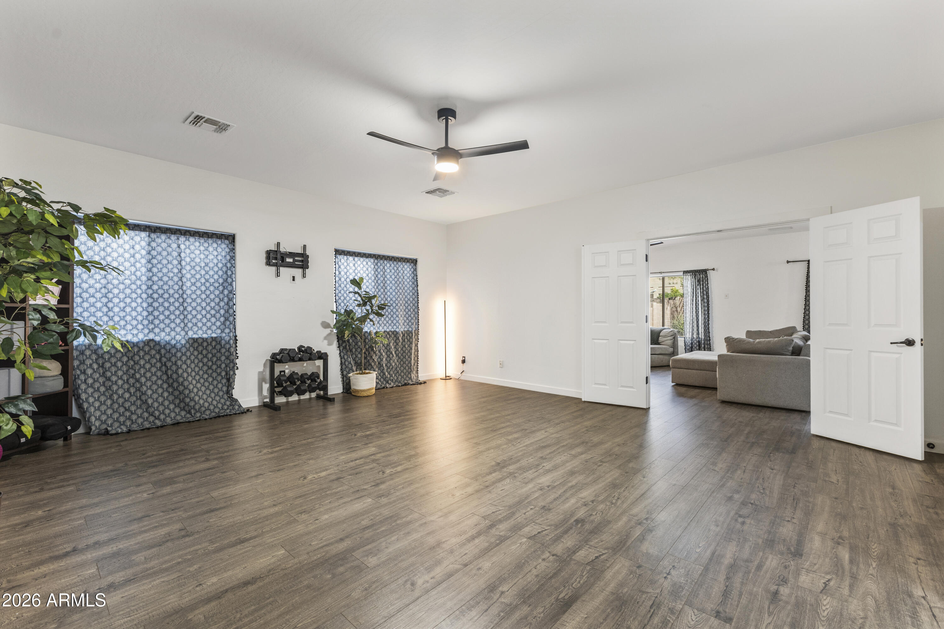 2538 E MINE CREEK Road