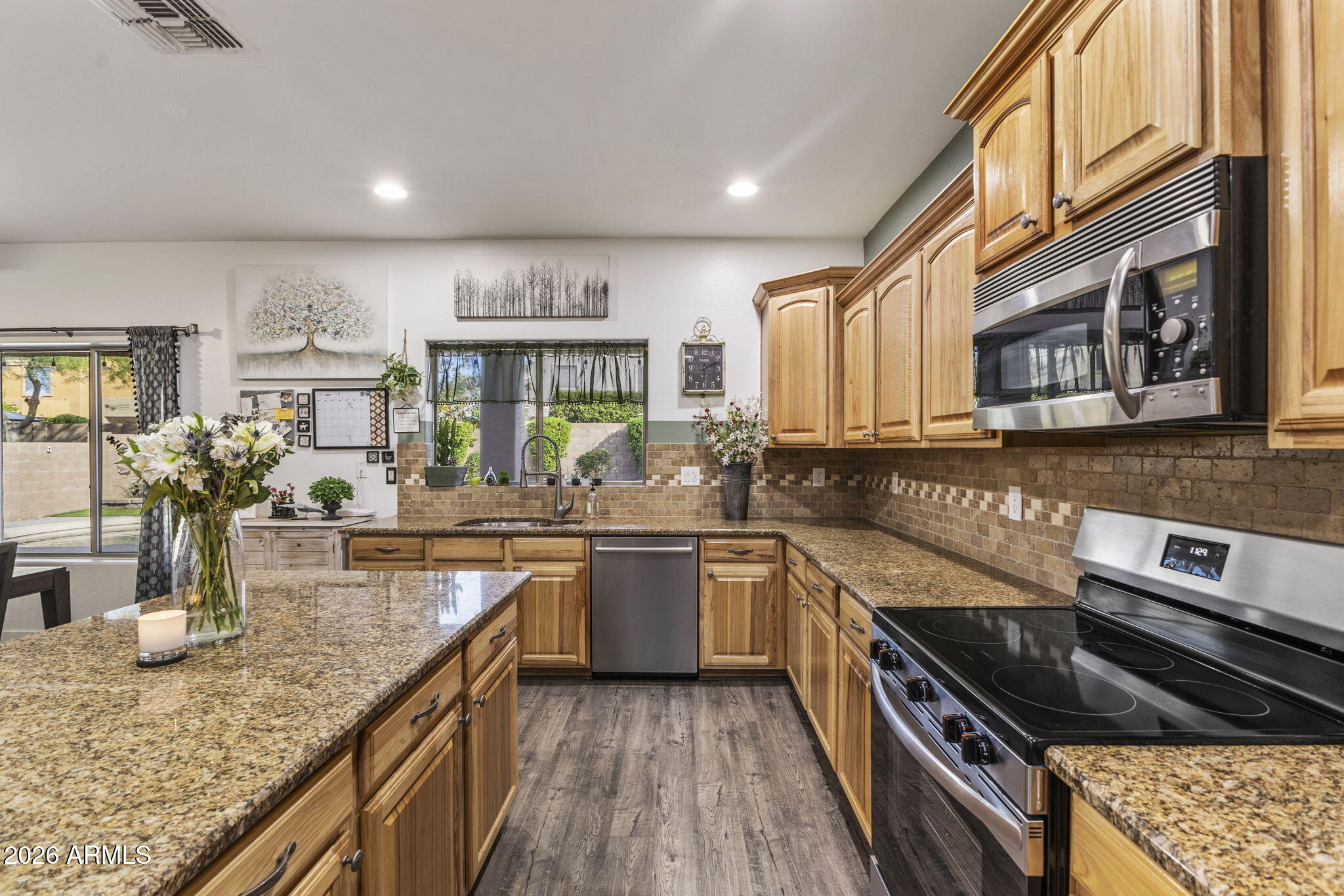 2538 E MINE CREEK Road