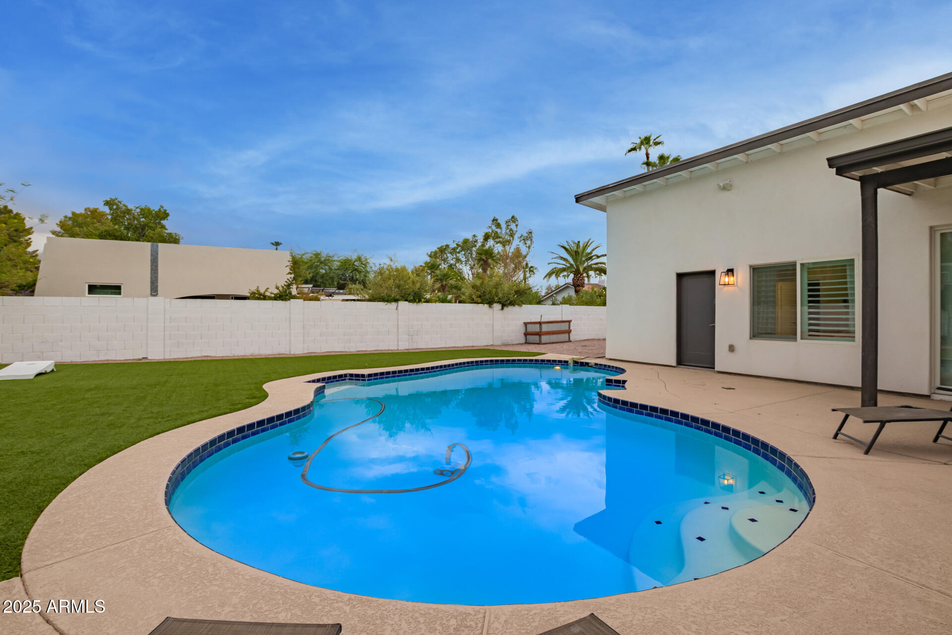 5839 E VOLTAIRE Avenue