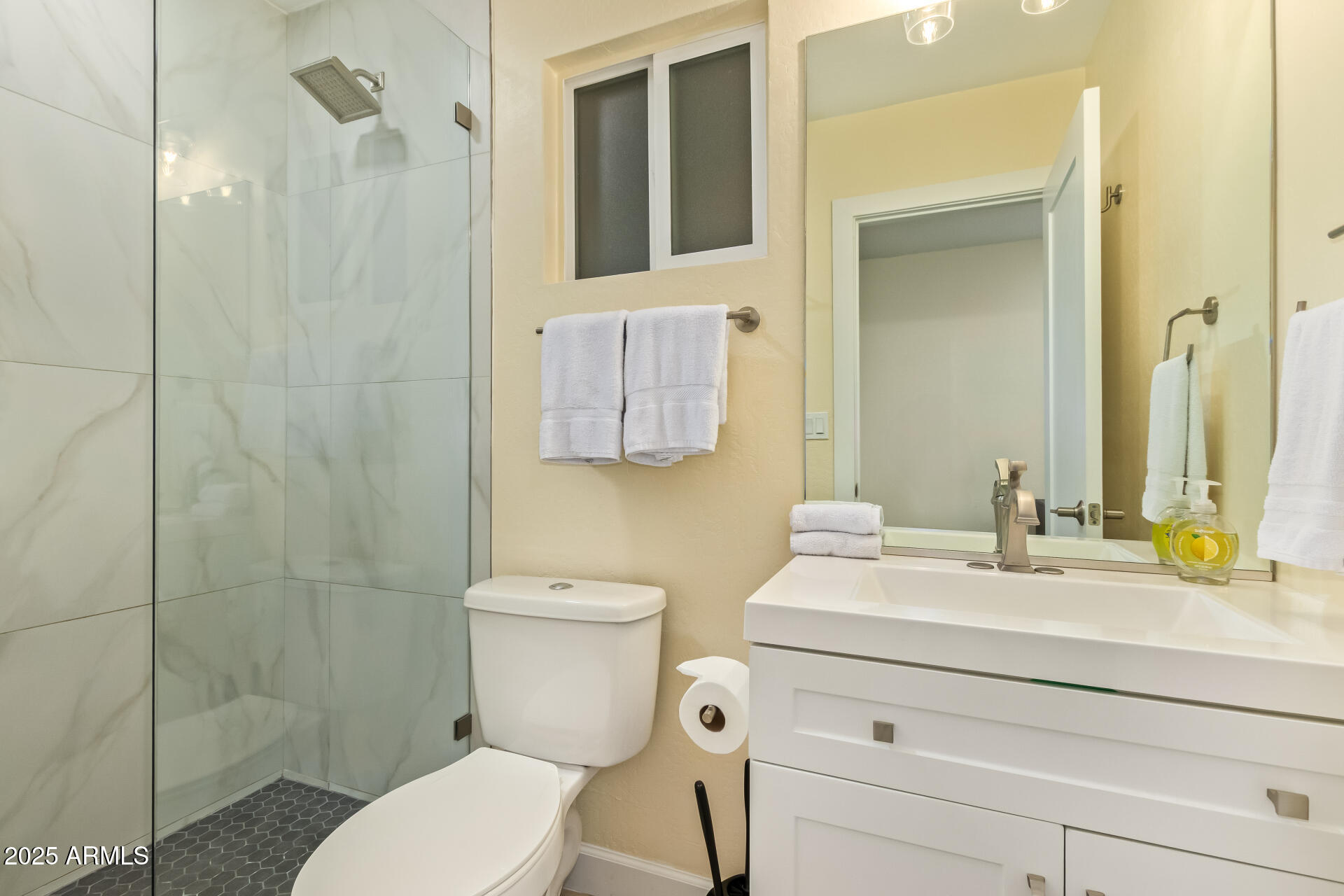 5839 E VOLTAIRE Avenue