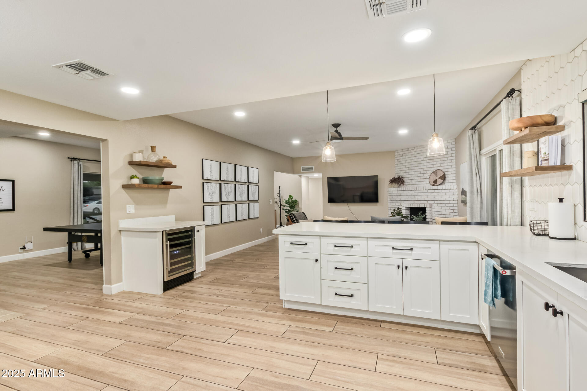 5839 E VOLTAIRE Avenue