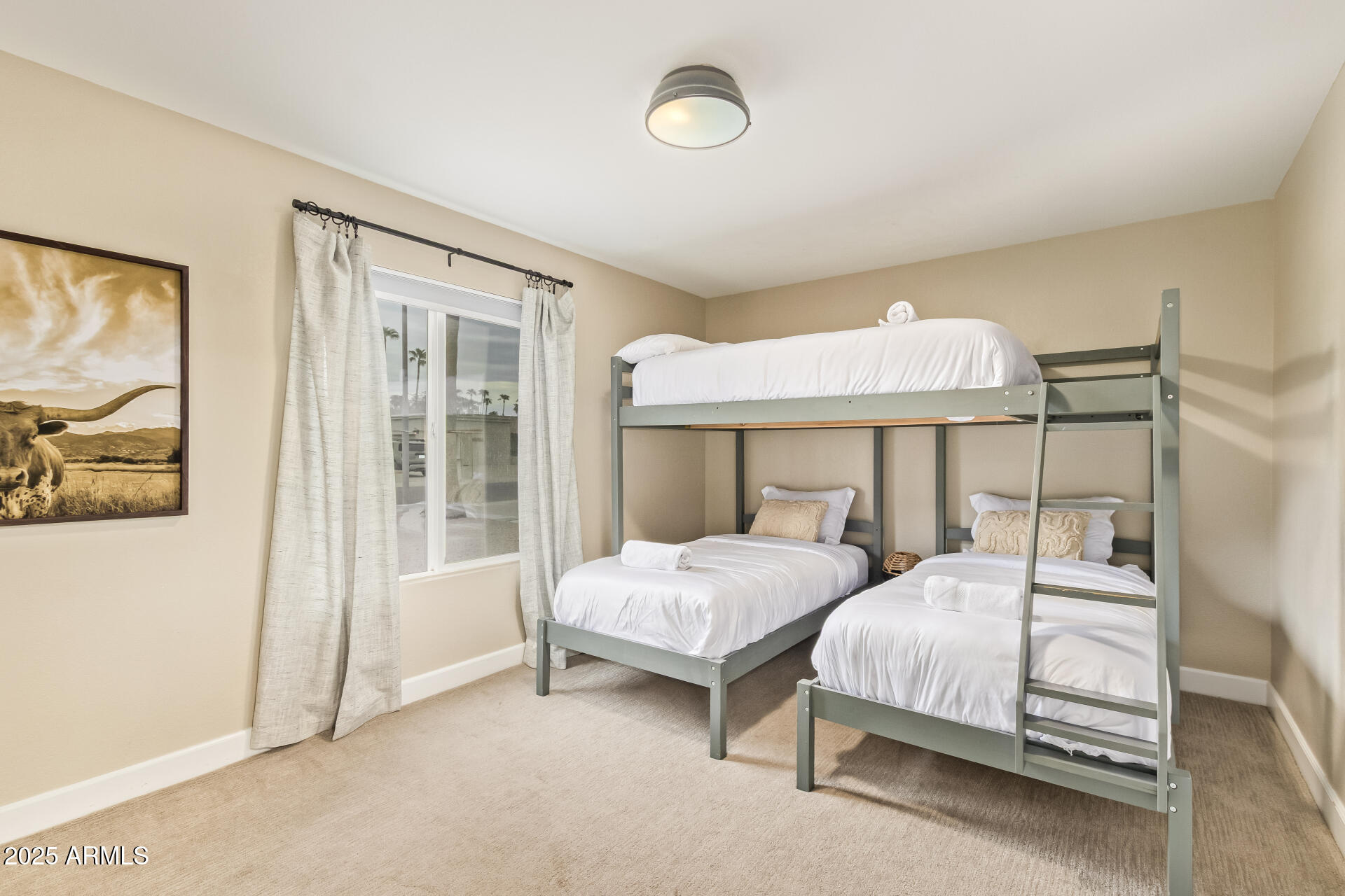 5839 E VOLTAIRE Avenue