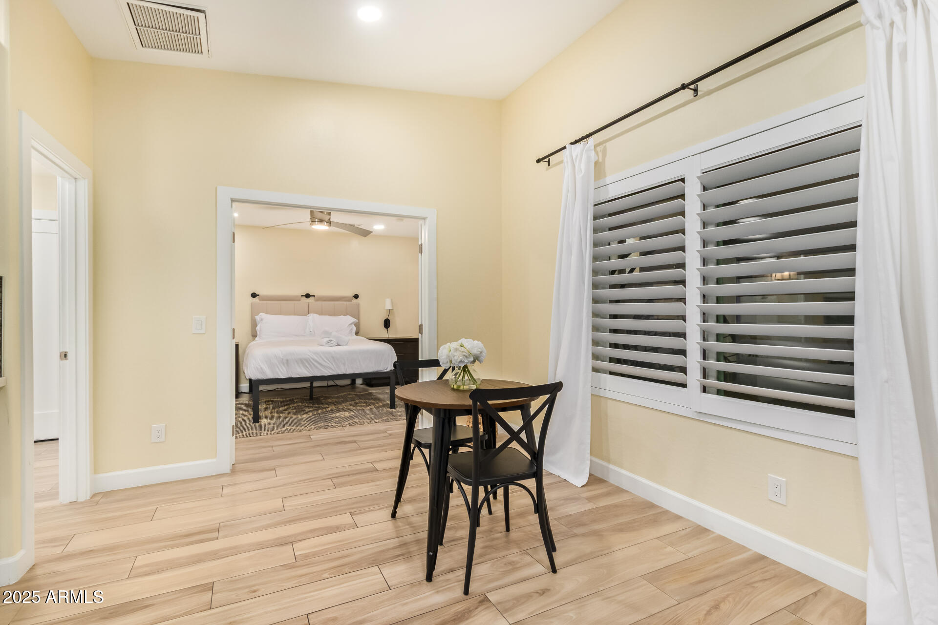 5839 E VOLTAIRE Avenue