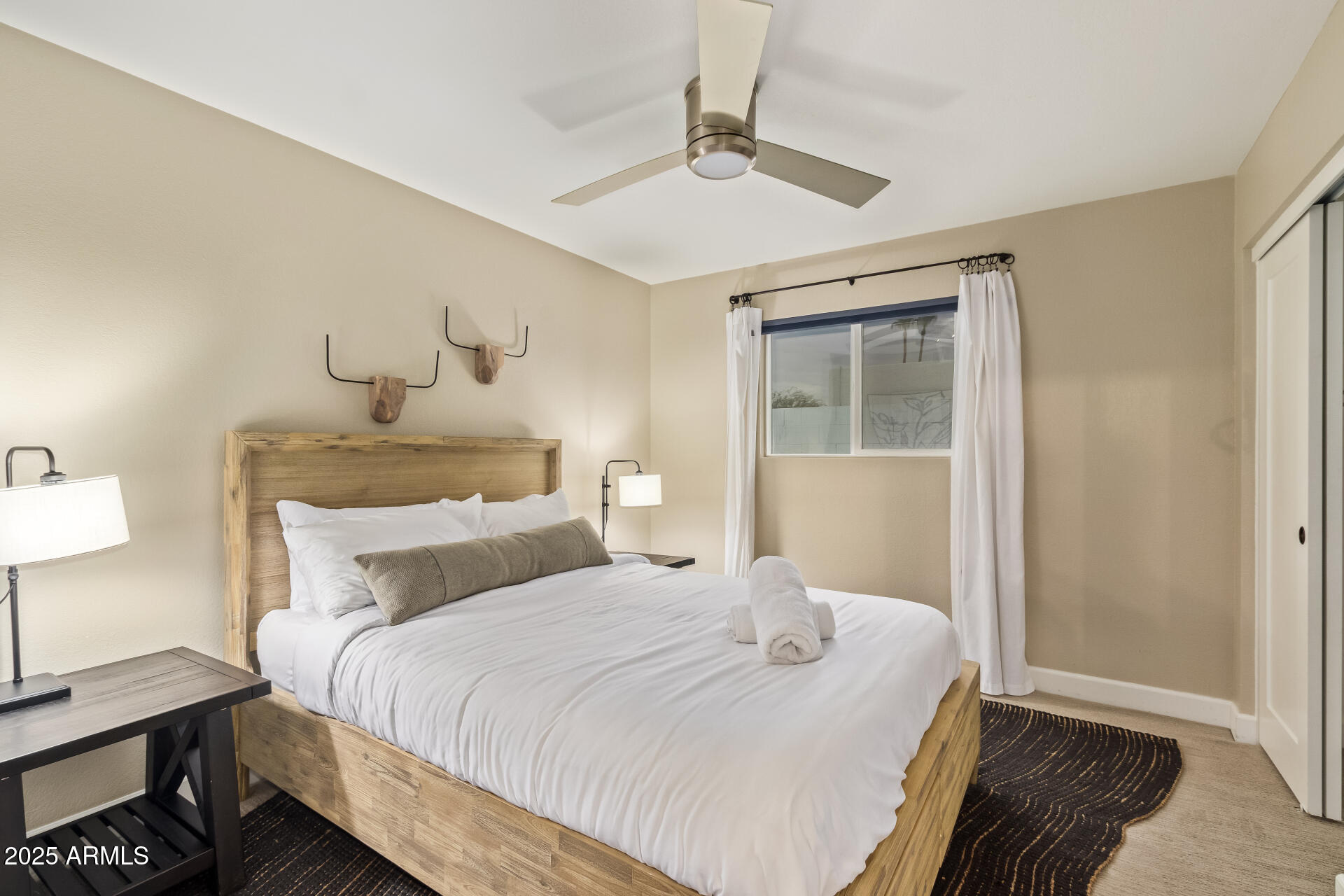 5839 E VOLTAIRE Avenue