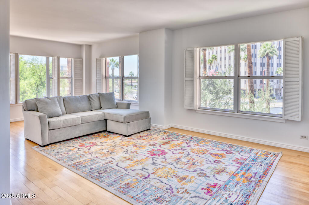 2201 N CENTRAL Avenue 3D