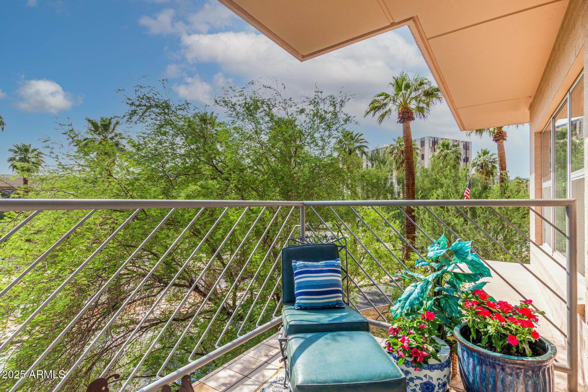 2201 N CENTRAL Avenue 3D