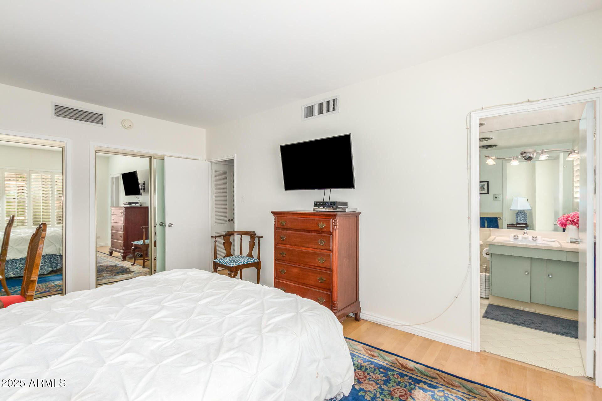 2201 N CENTRAL Avenue 3D