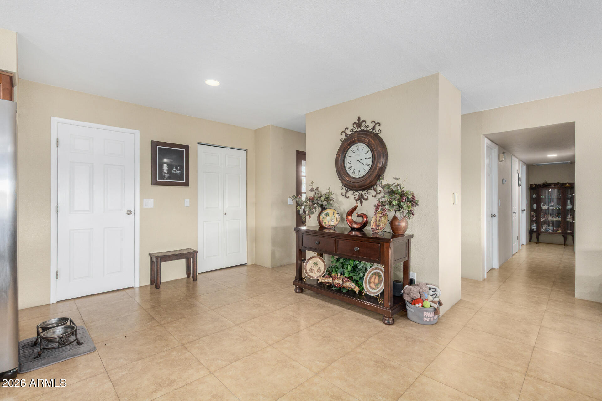 2143 W WILLOW Avenue