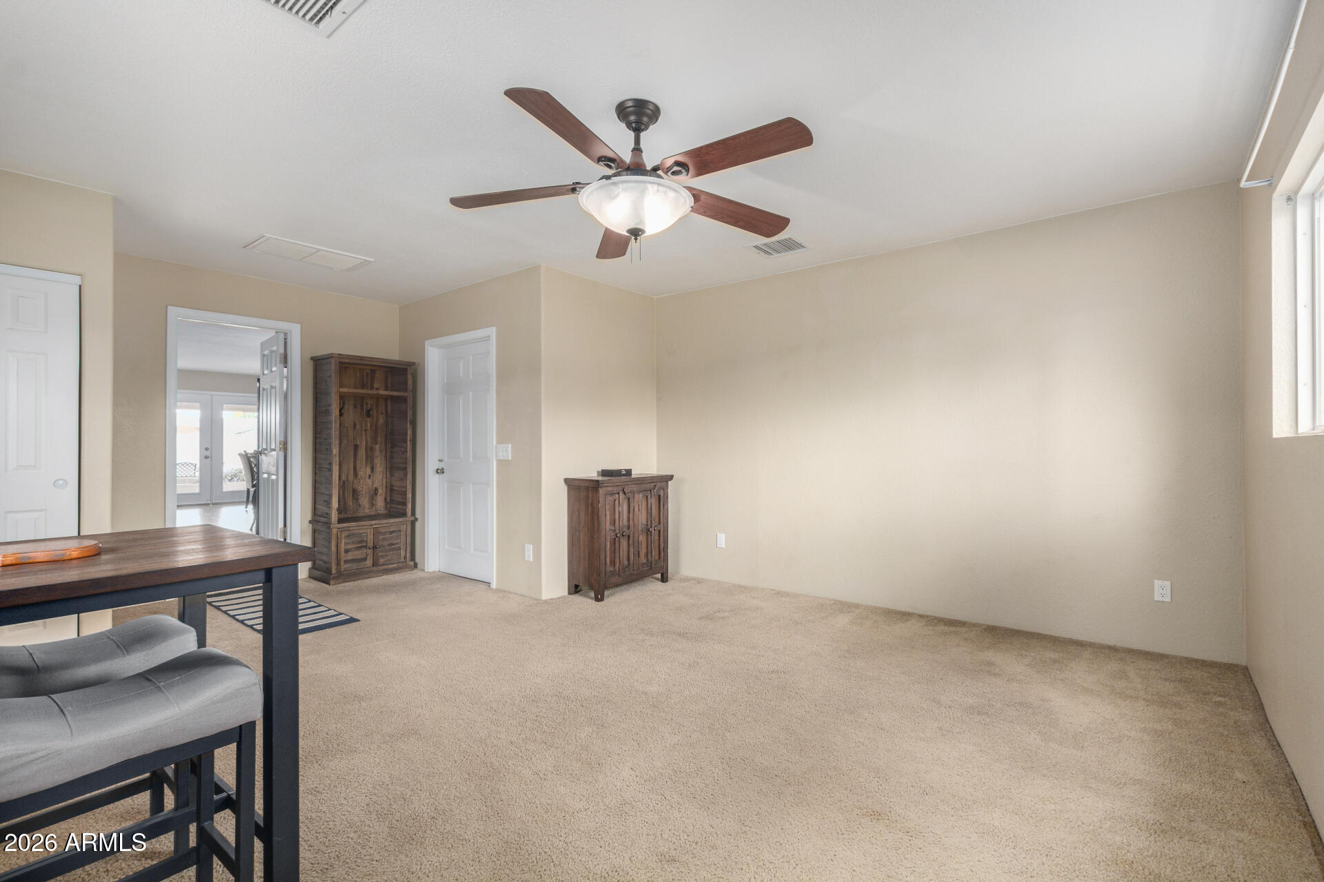 2143 W WILLOW Avenue