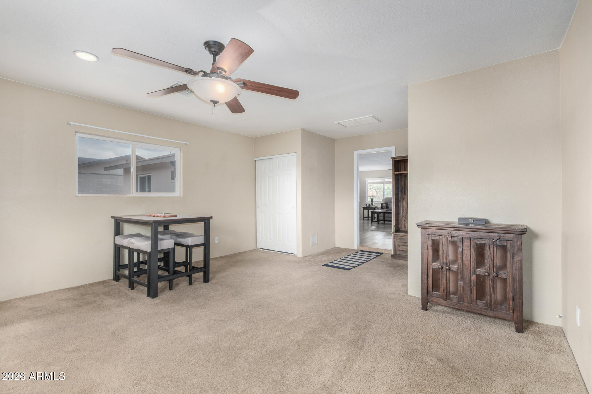 2143 W WILLOW Avenue