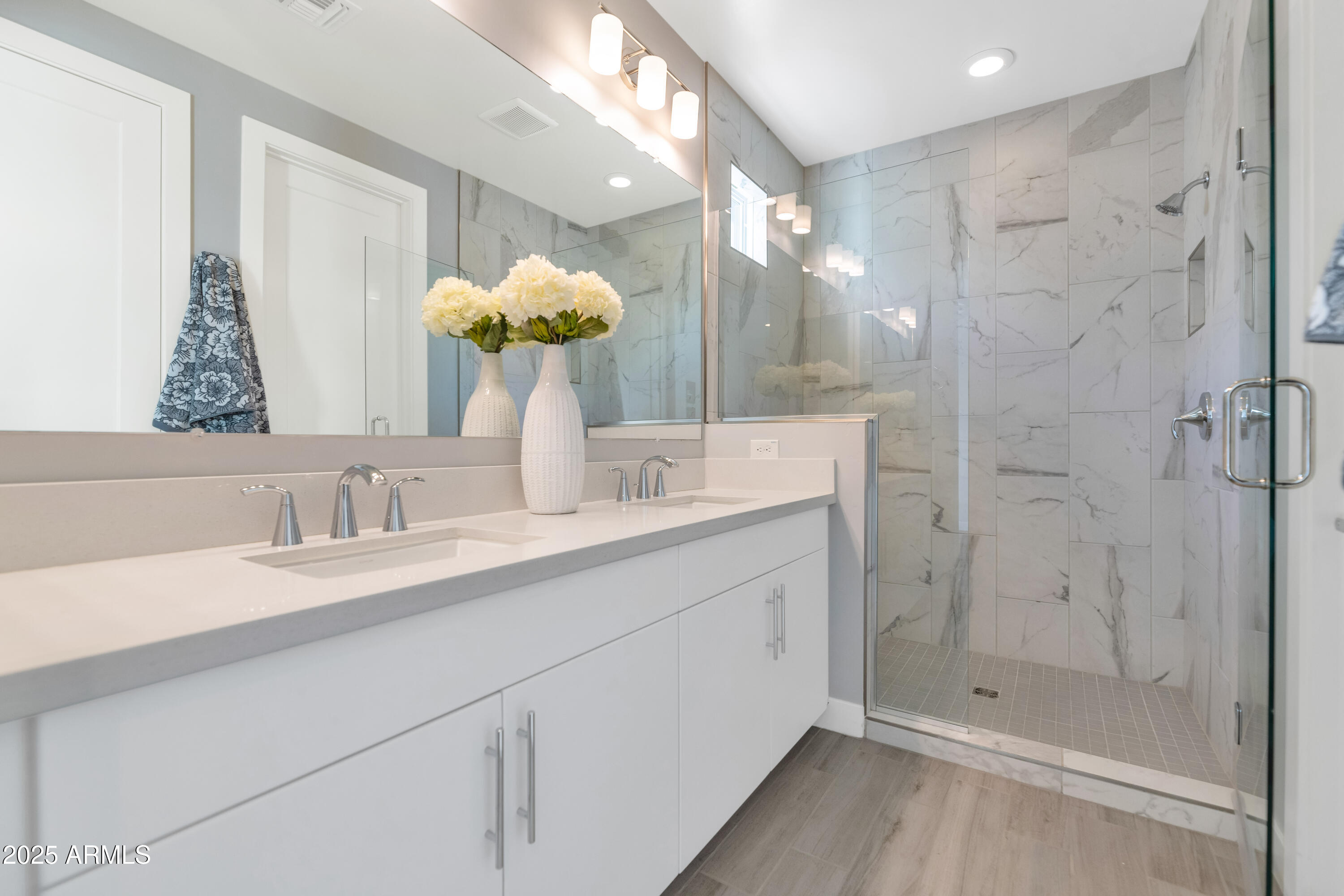 1717 E MORTEN Avenue 49