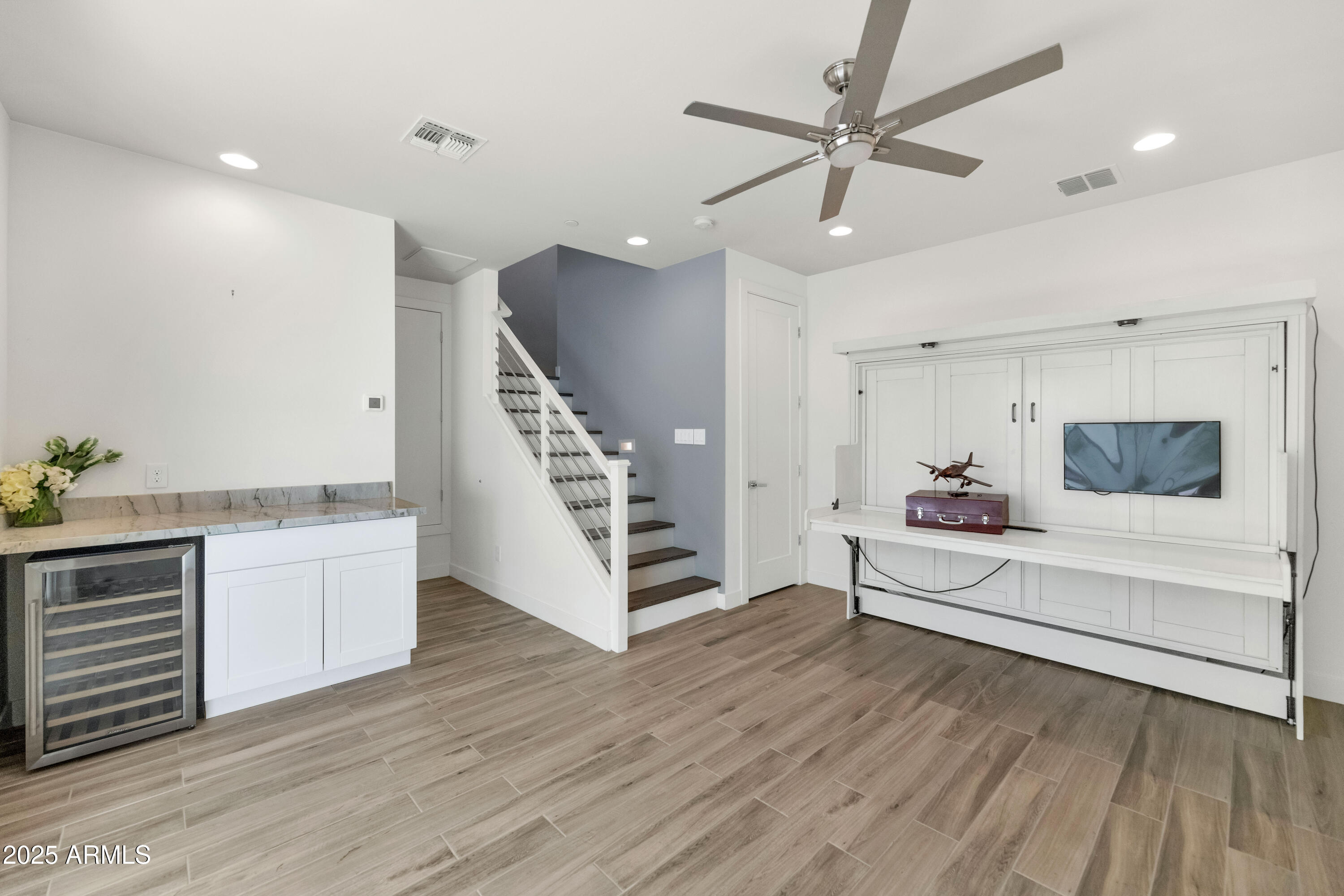 1717 E MORTEN Avenue 49