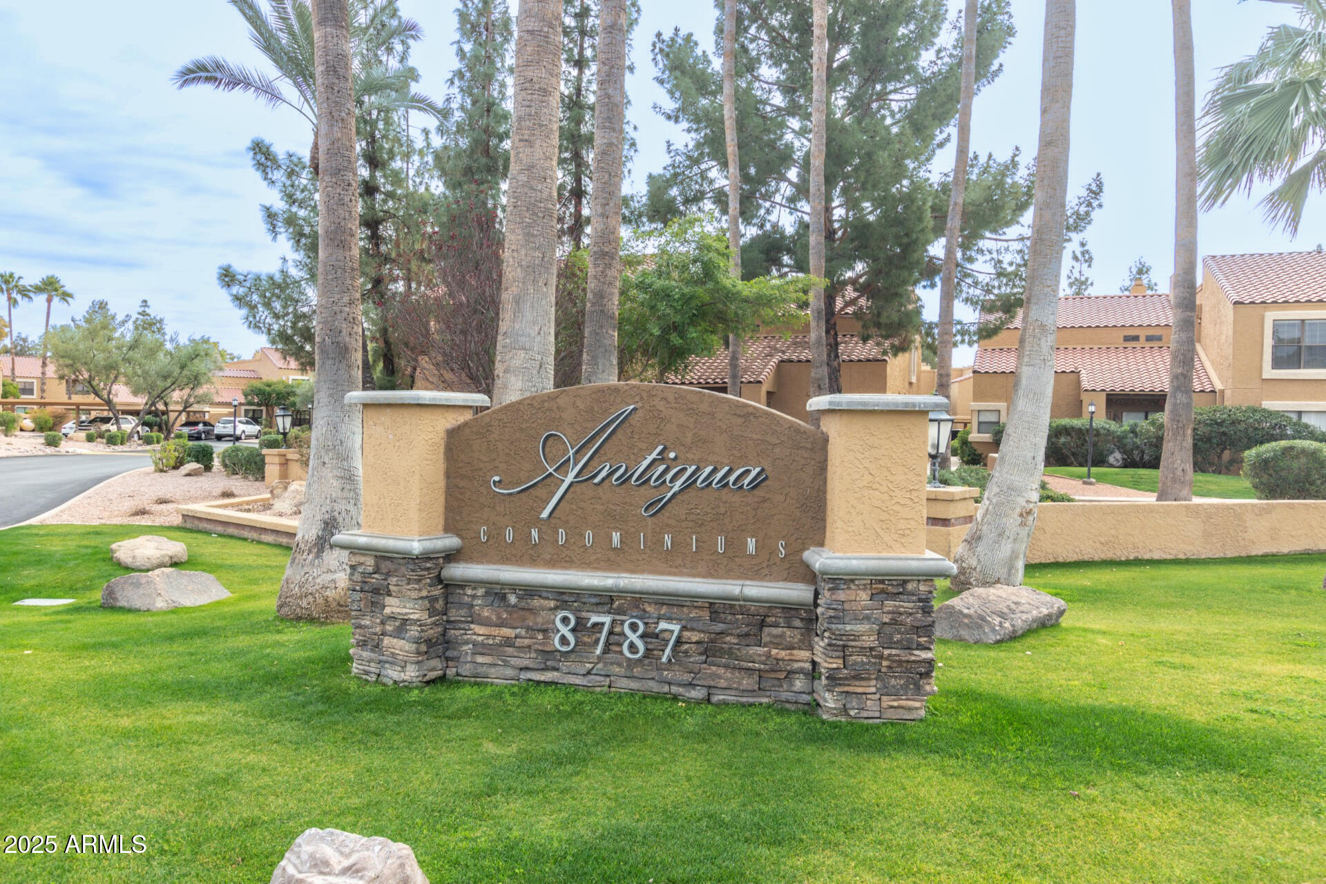 8787 E MOUNTAIN VIEW Road 2014