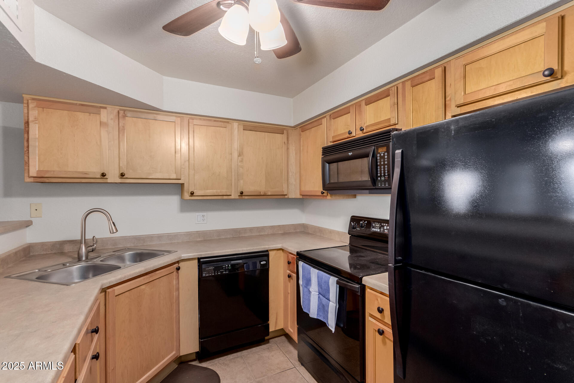 8787 E MOUNTAIN VIEW Road 2014