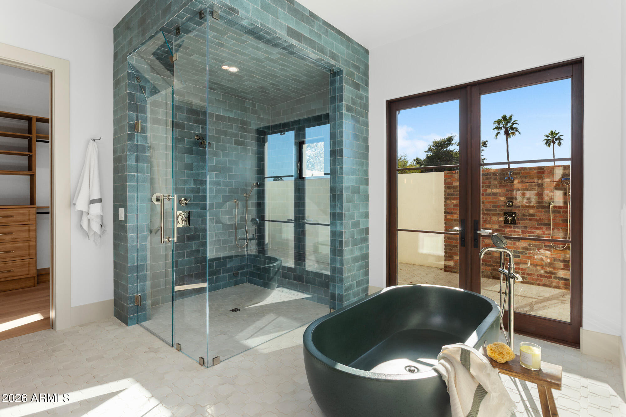 4605 E ROCKRIDGE Road