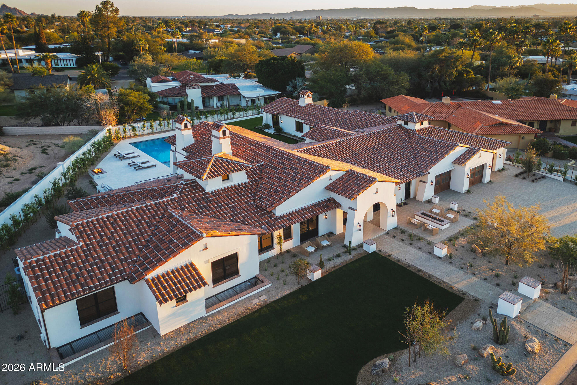 4605 E ROCKRIDGE Road