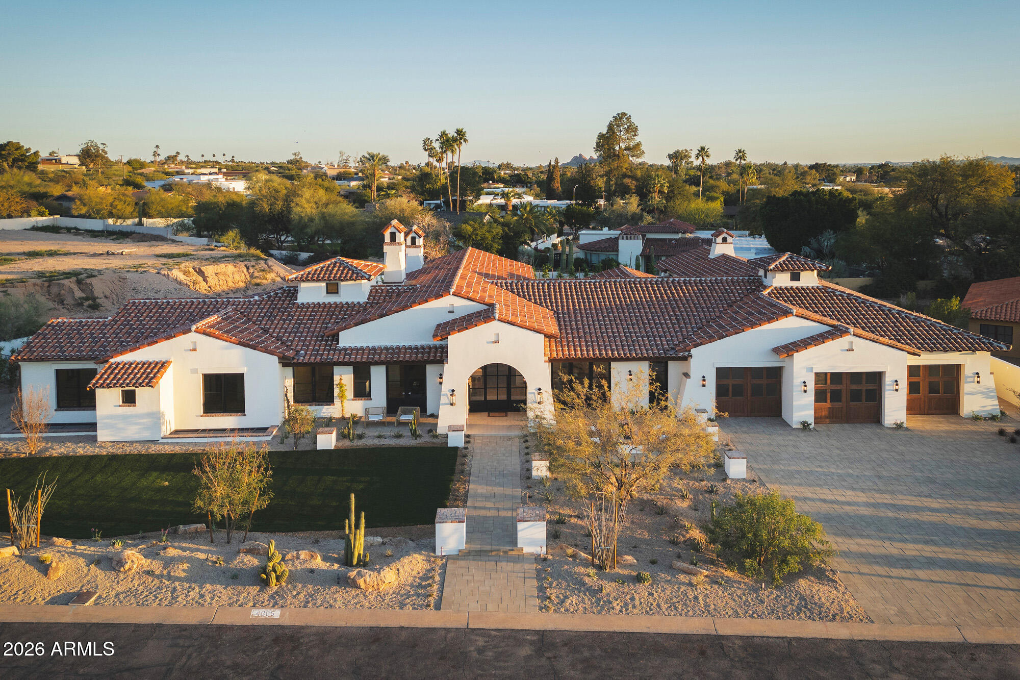 4605 E ROCKRIDGE Road