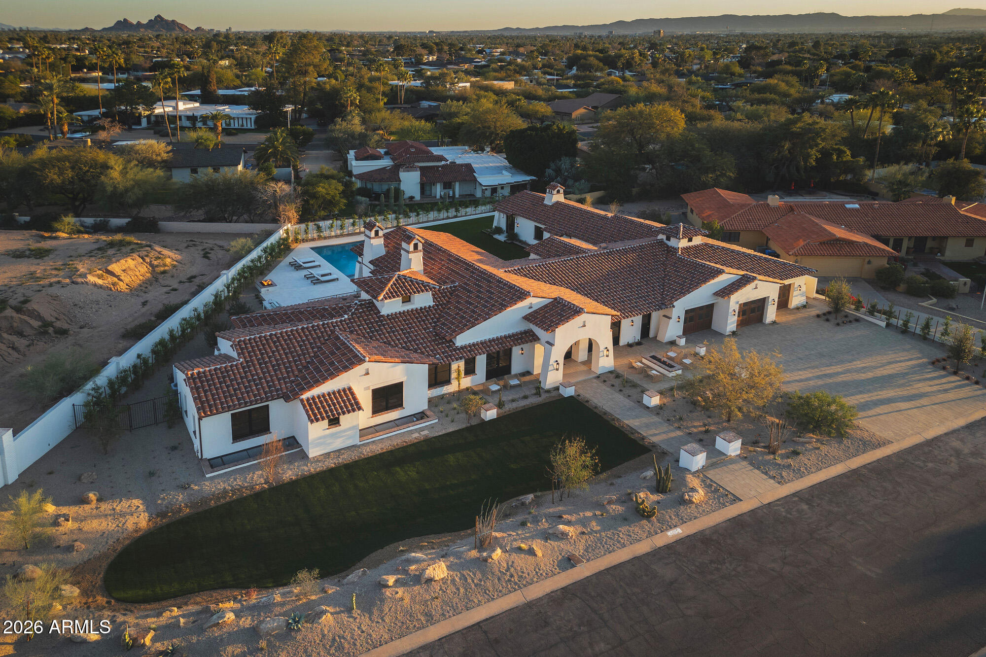 4605 E ROCKRIDGE Road