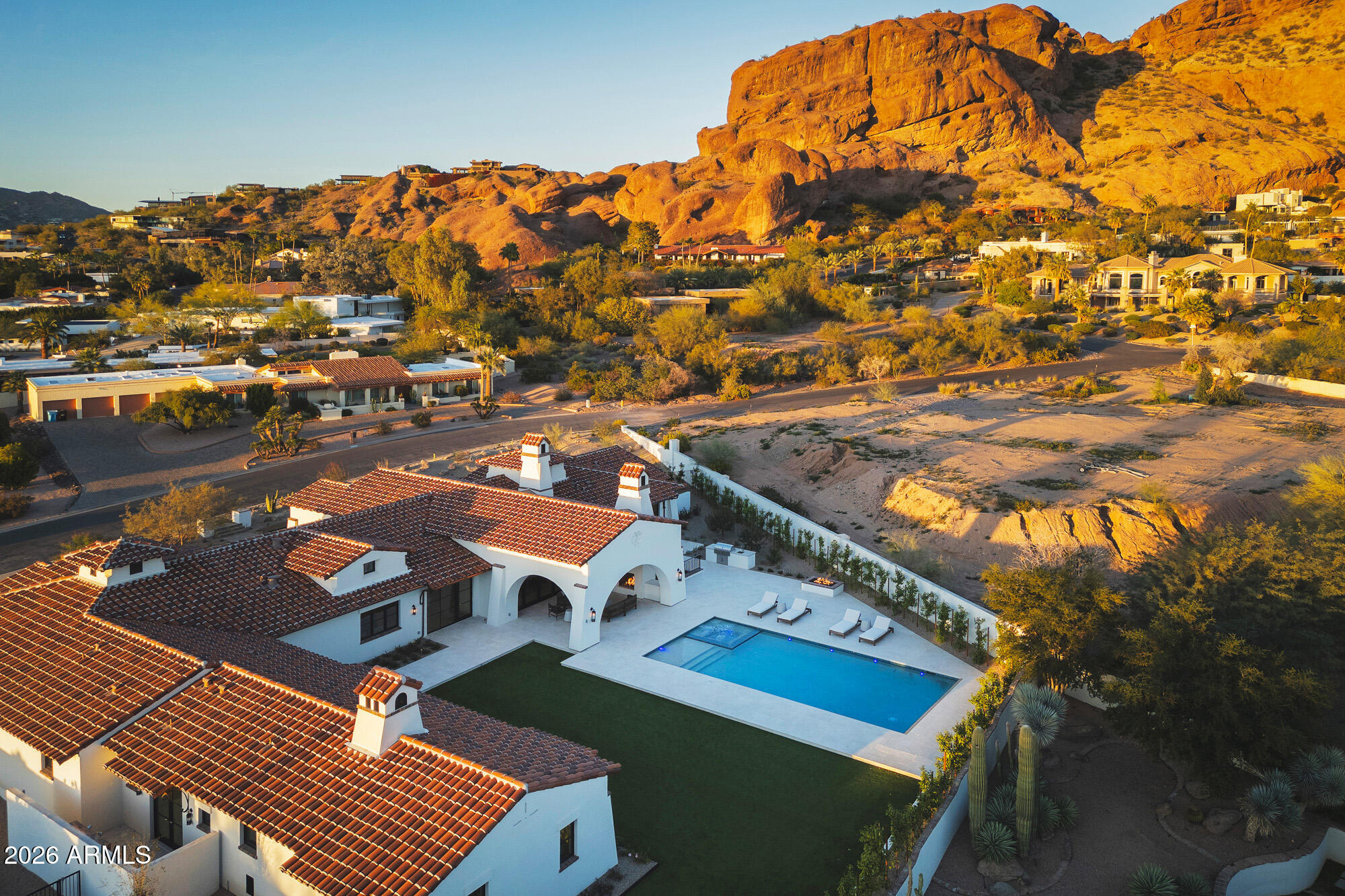 4605 E ROCKRIDGE Road