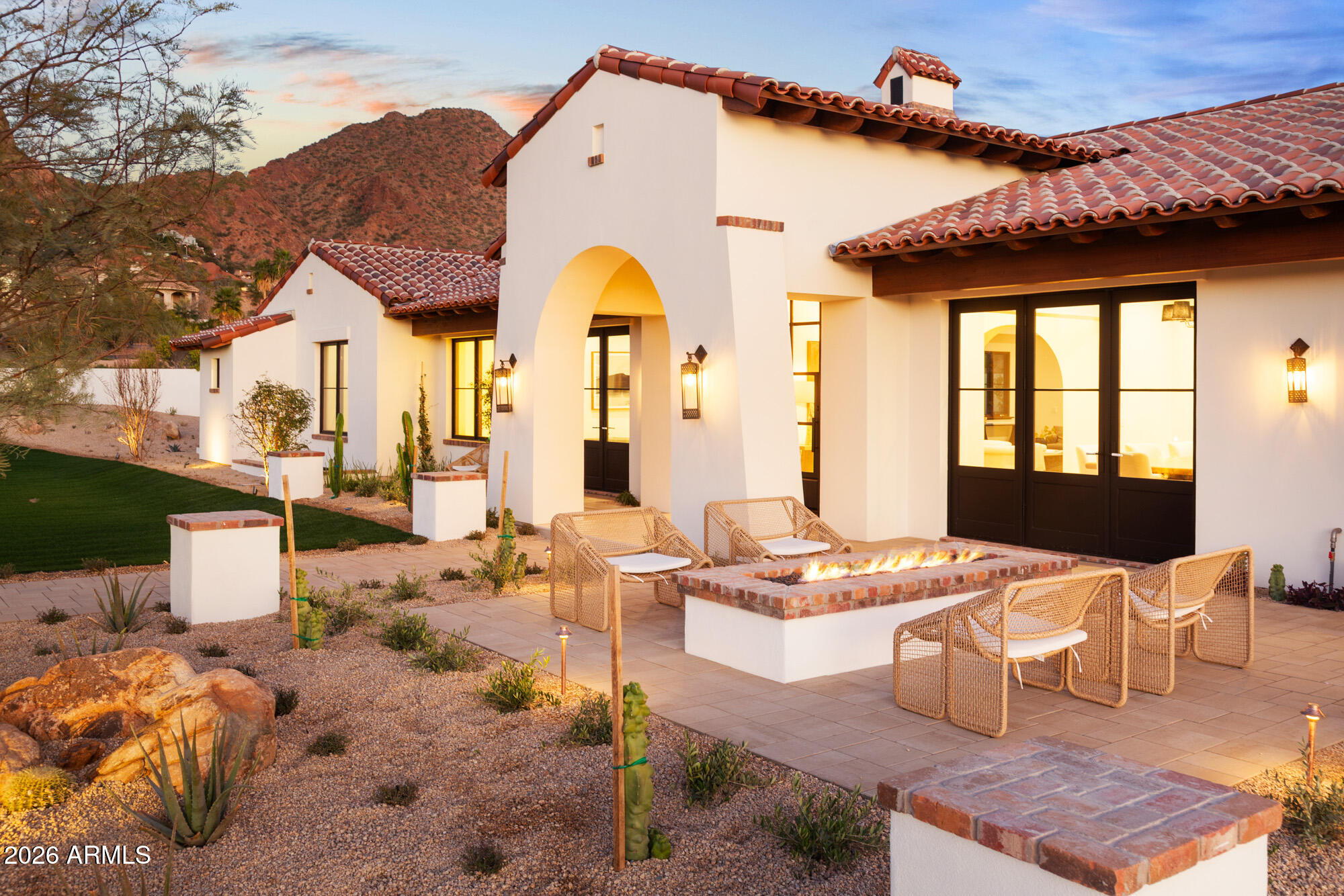 4605 E ROCKRIDGE Road