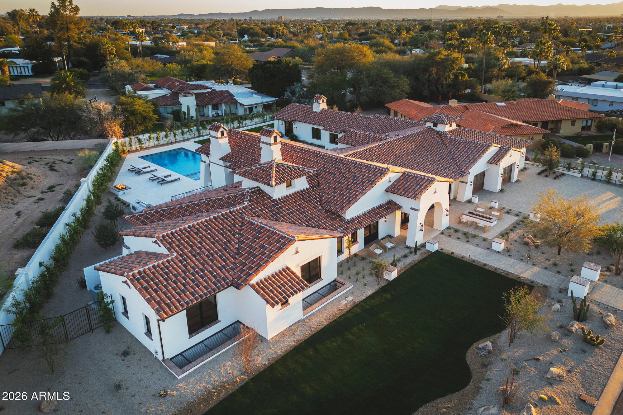 4605 E ROCKRIDGE Road