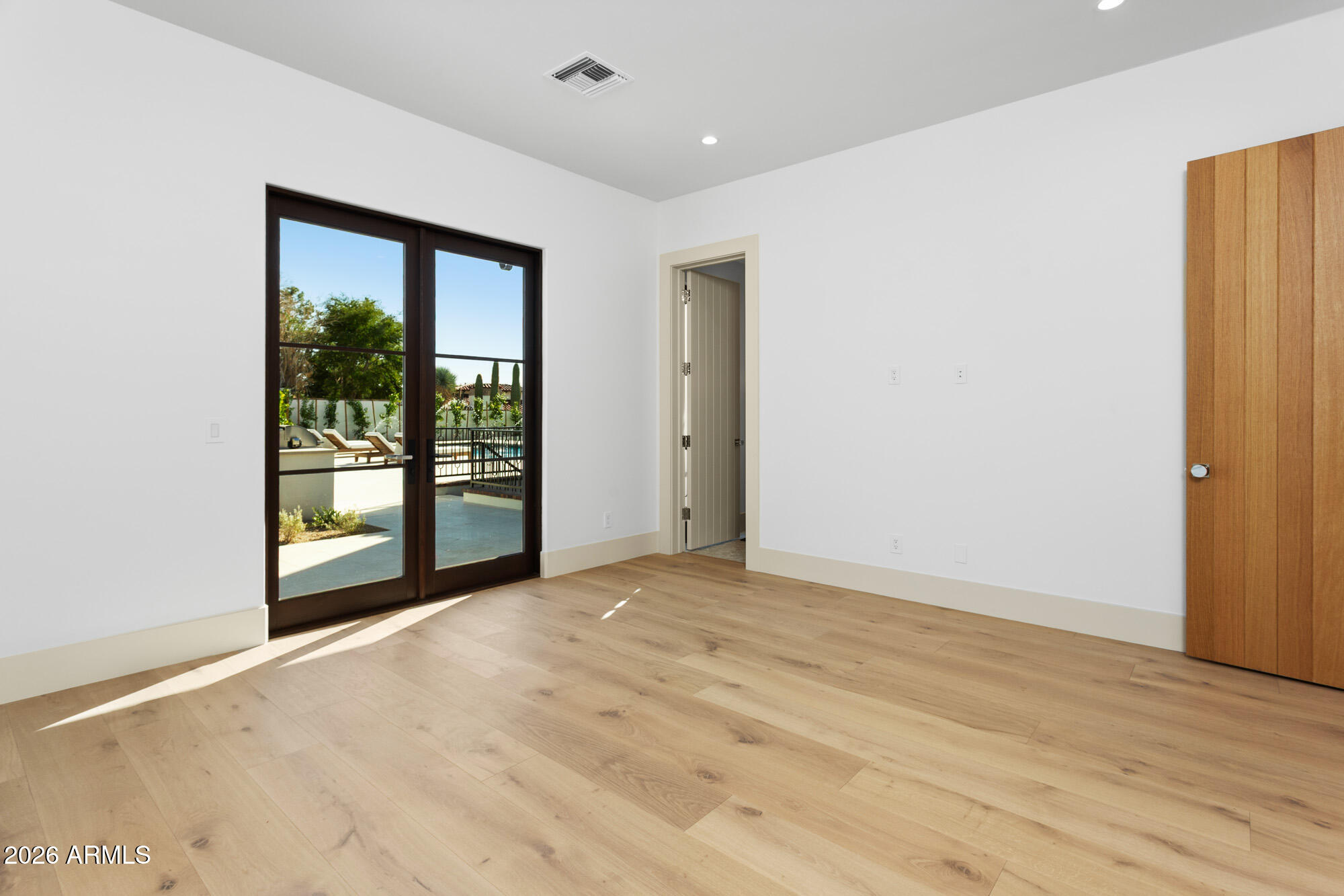 4605 E ROCKRIDGE Road