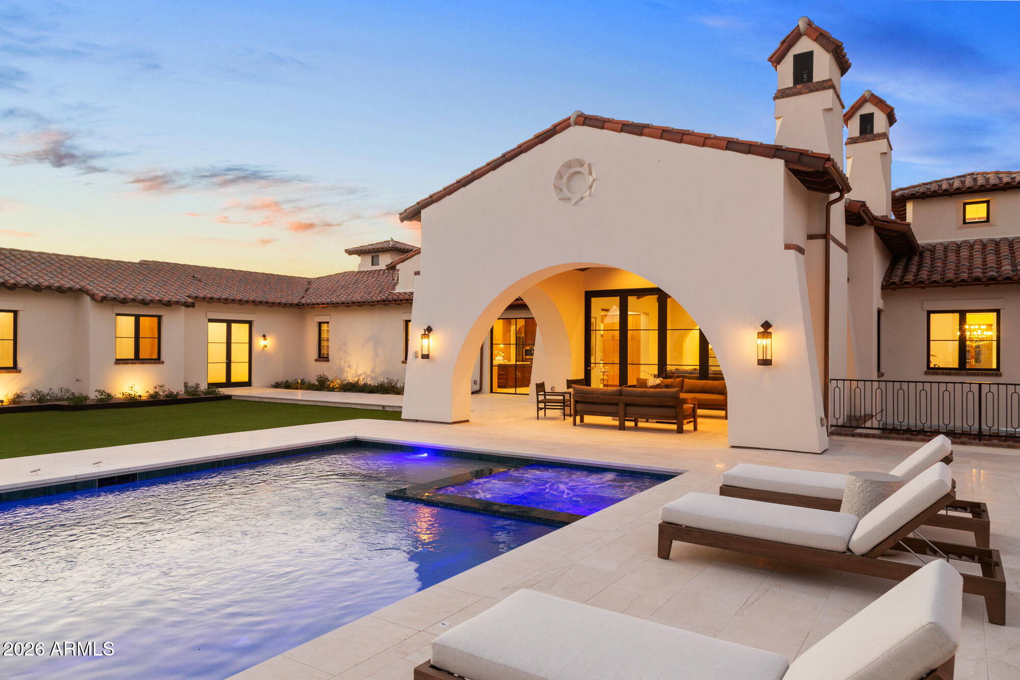 4605 E ROCKRIDGE Road