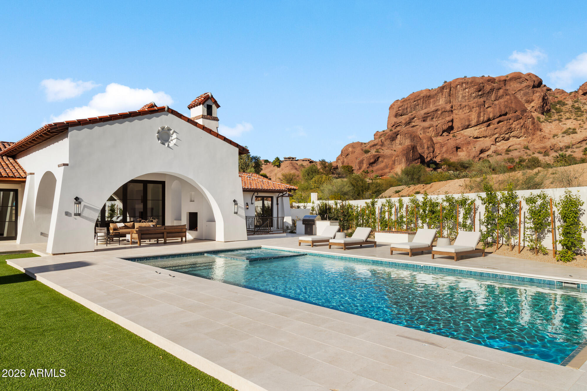 4605 E ROCKRIDGE Road