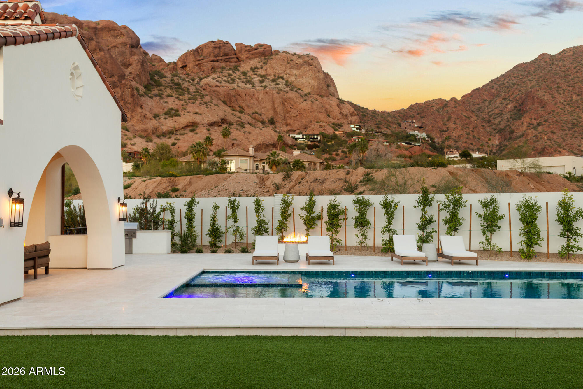 4605 E ROCKRIDGE Road