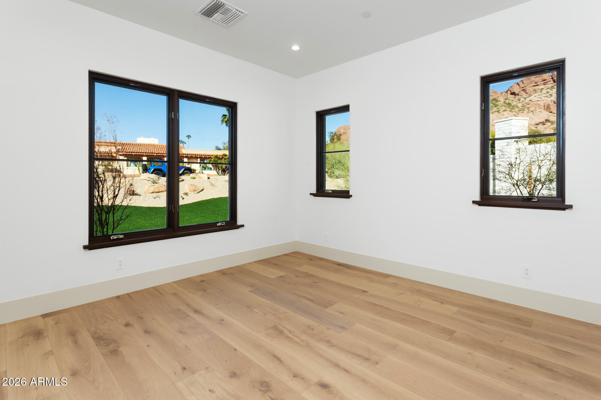 4605 E ROCKRIDGE Road