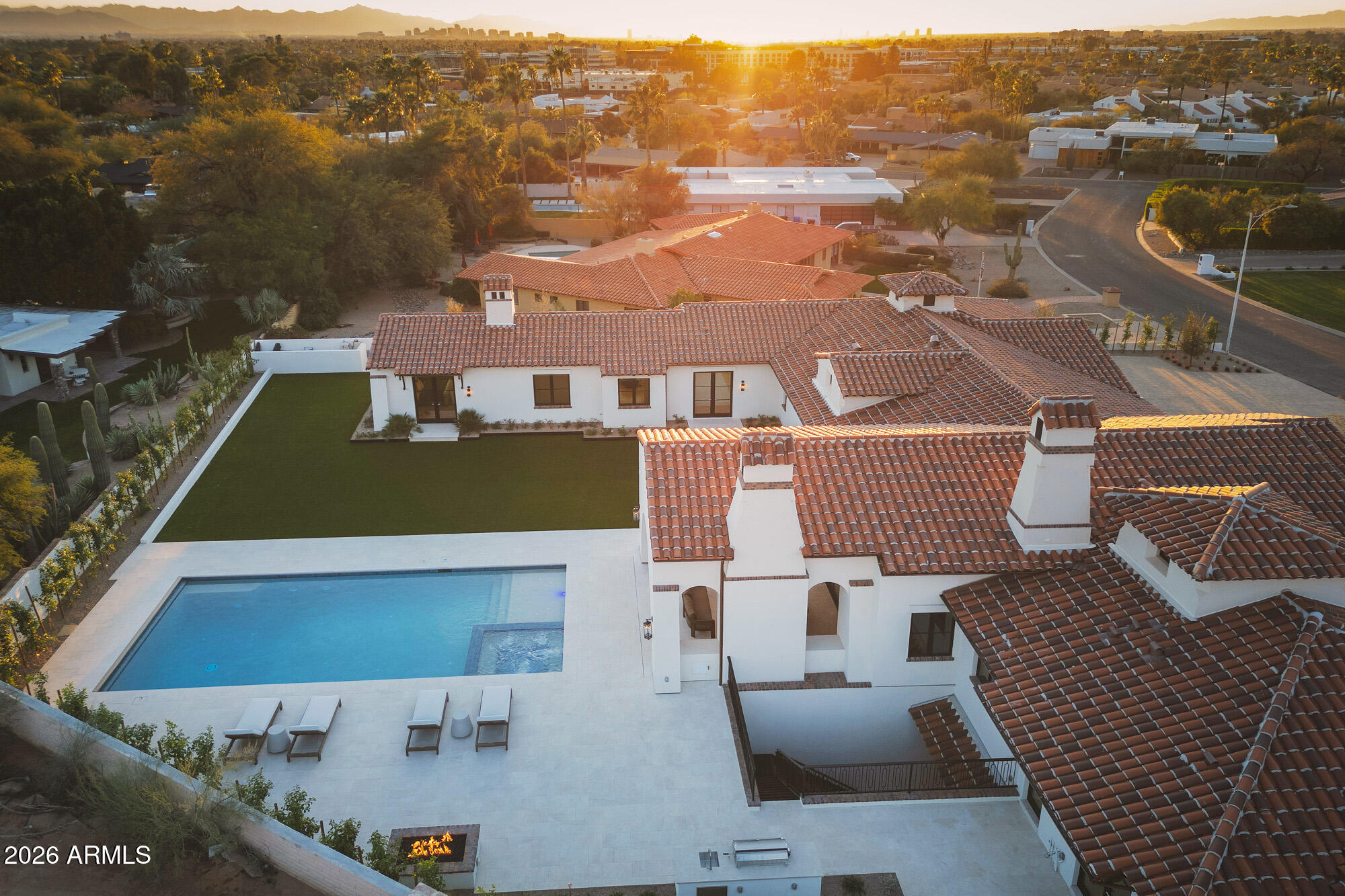 4605 E ROCKRIDGE Road