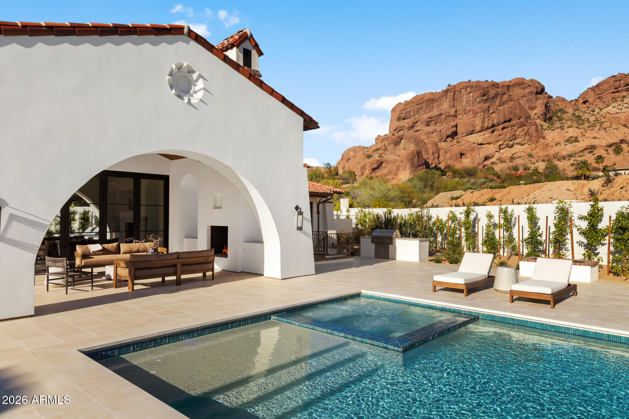 4605 E ROCKRIDGE Road