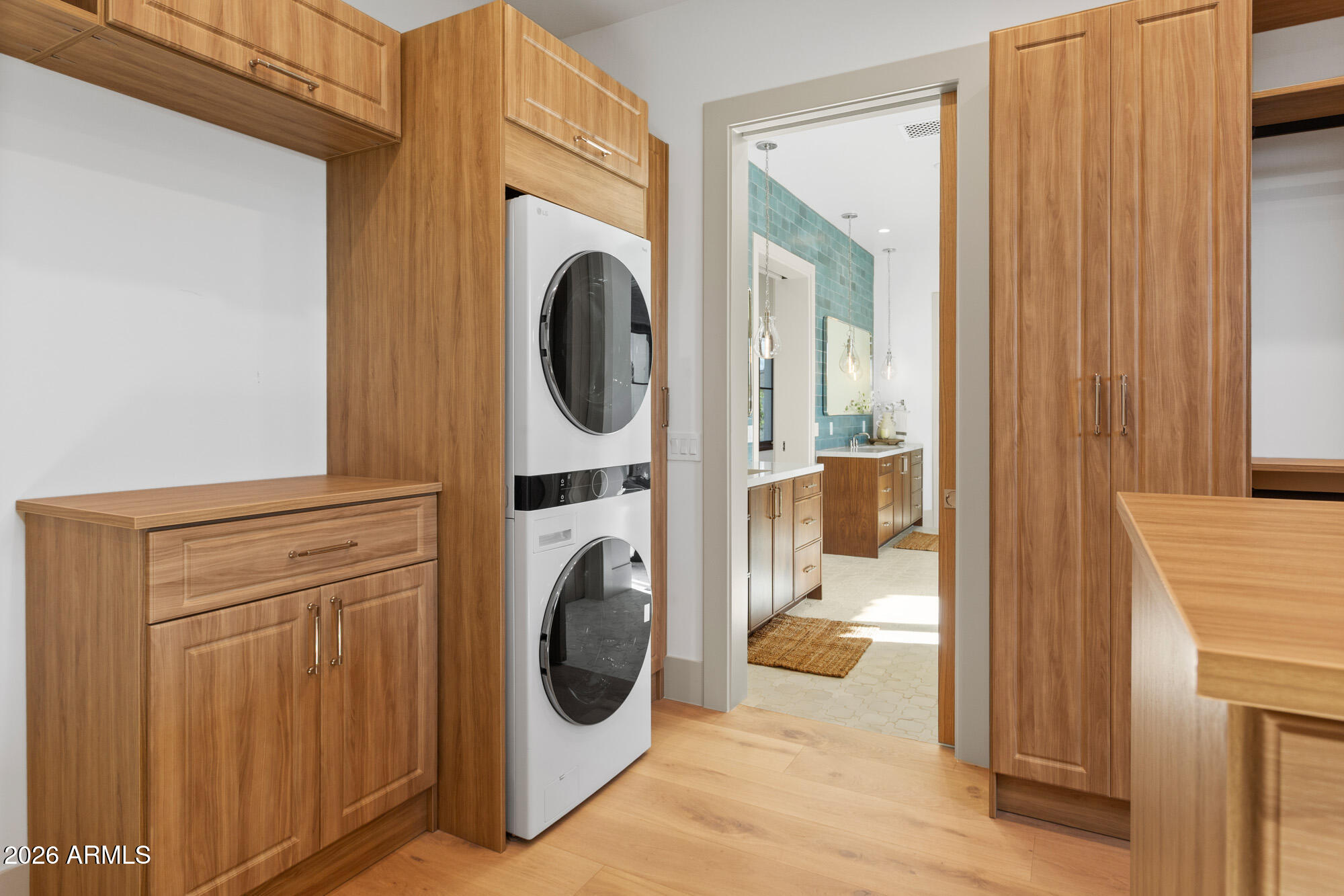 4605 E ROCKRIDGE Road