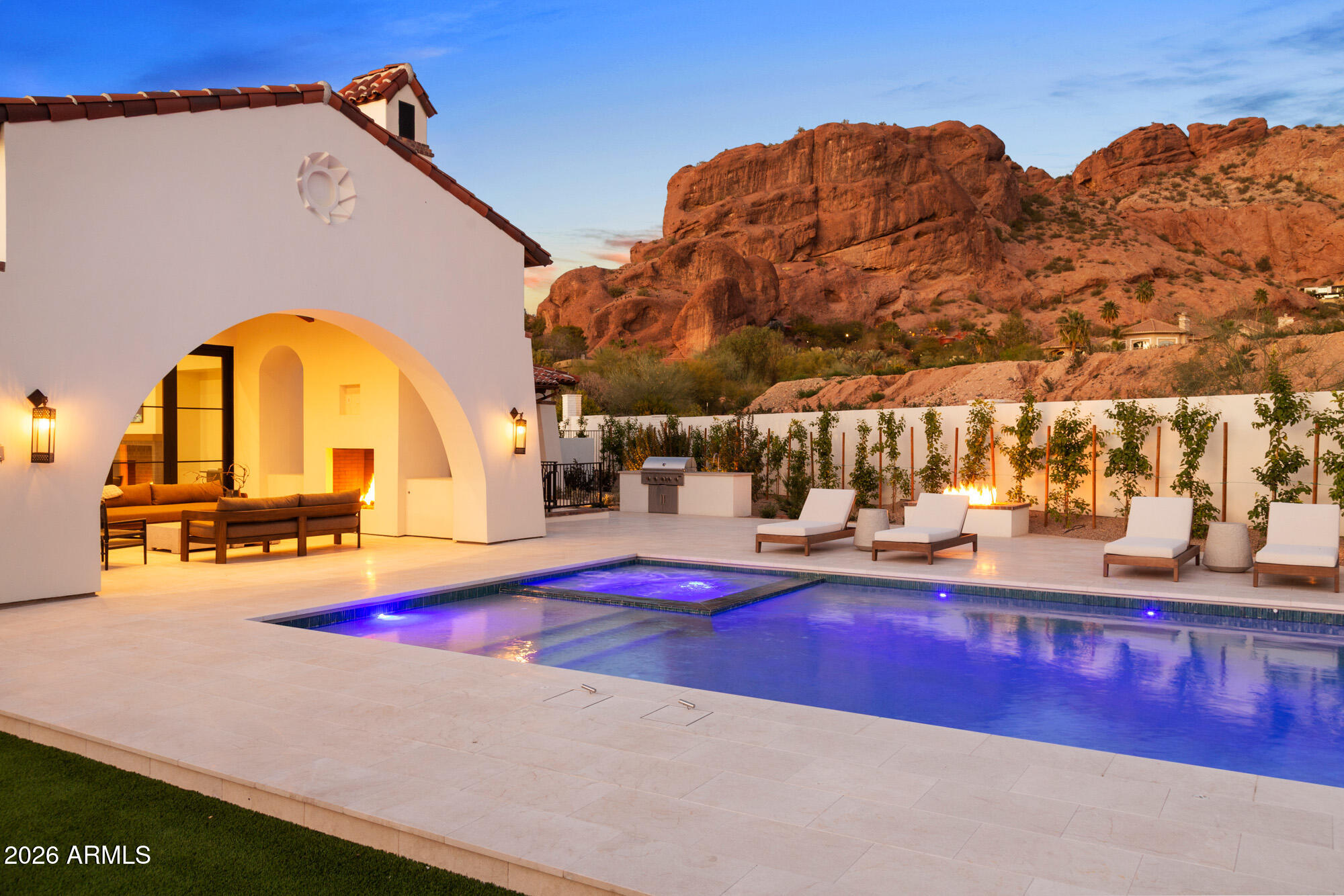 4605 E ROCKRIDGE Road