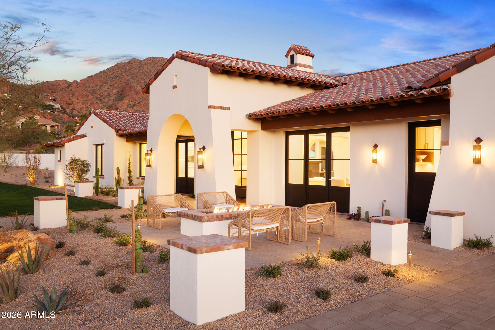 4605 E ROCKRIDGE Road