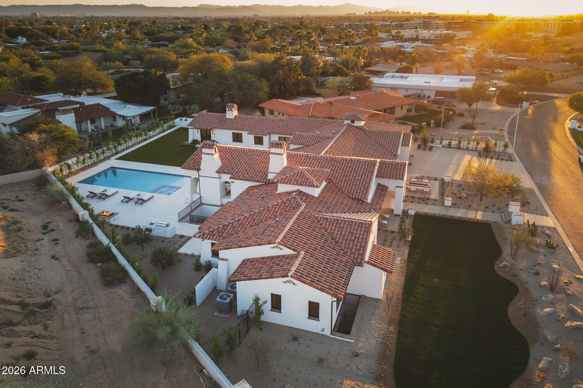 4605 E ROCKRIDGE Road