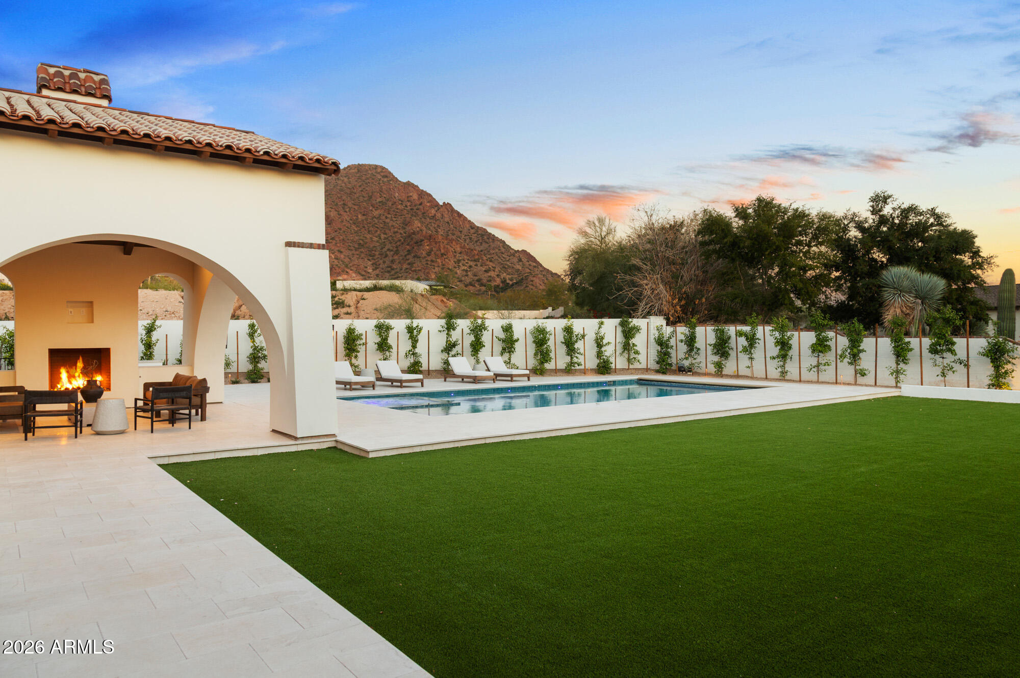 4605 E ROCKRIDGE Road