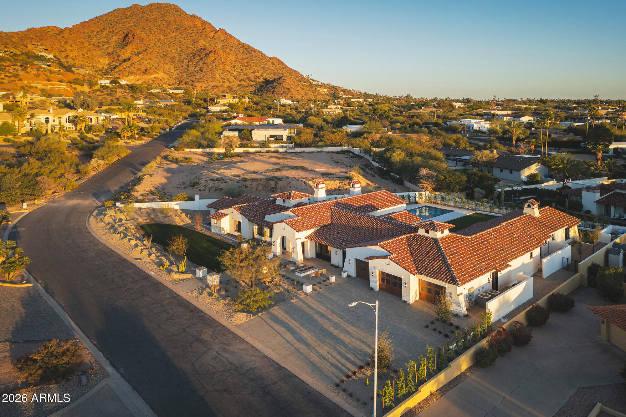 4605 E ROCKRIDGE Road