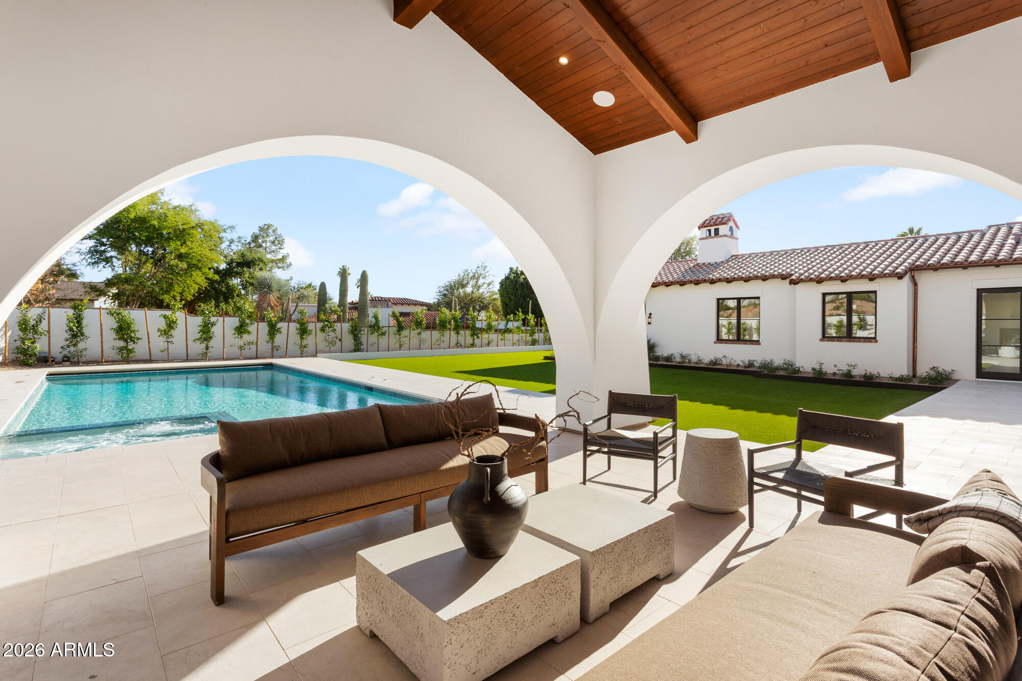 4605 E ROCKRIDGE Road