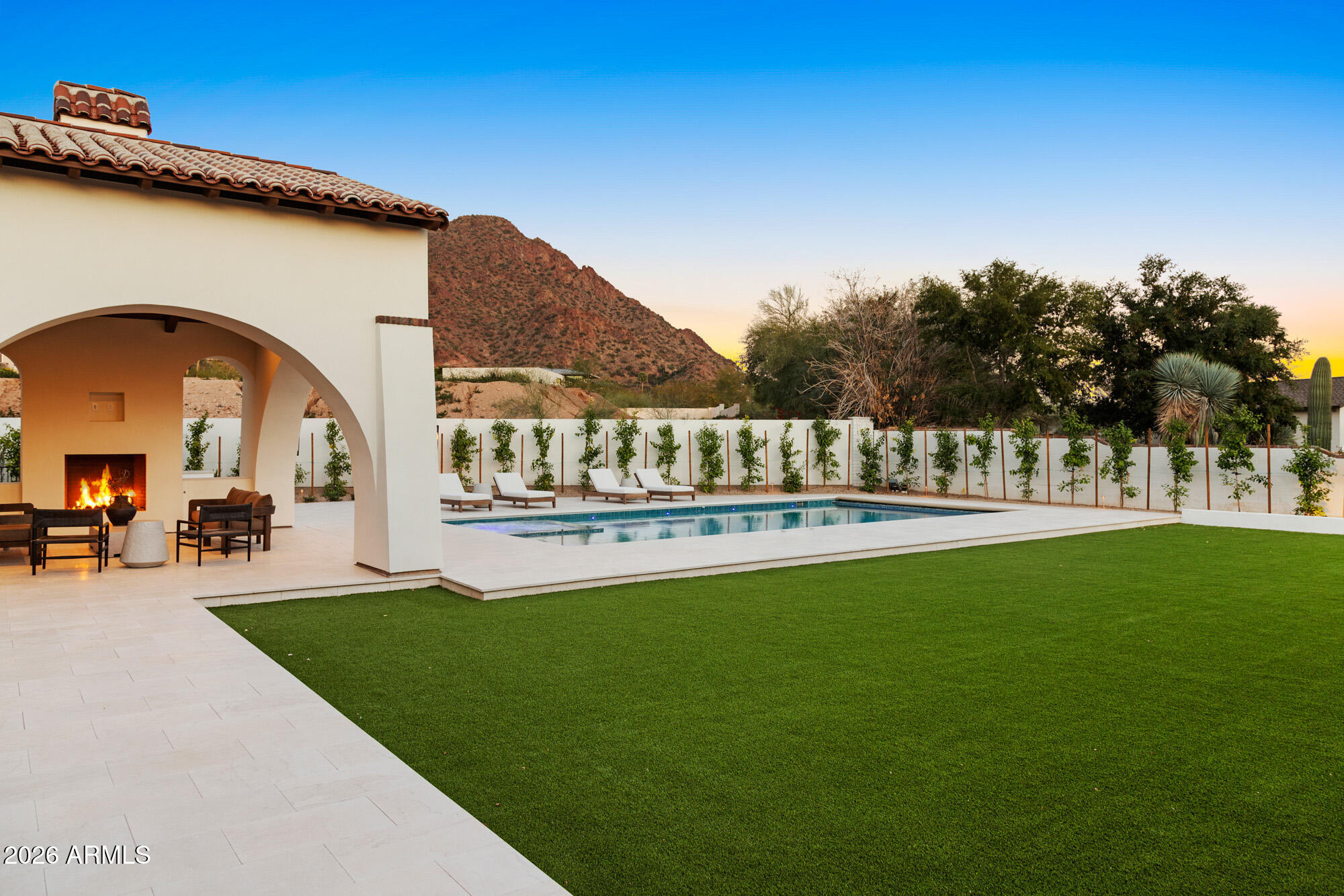 4605 E ROCKRIDGE Road