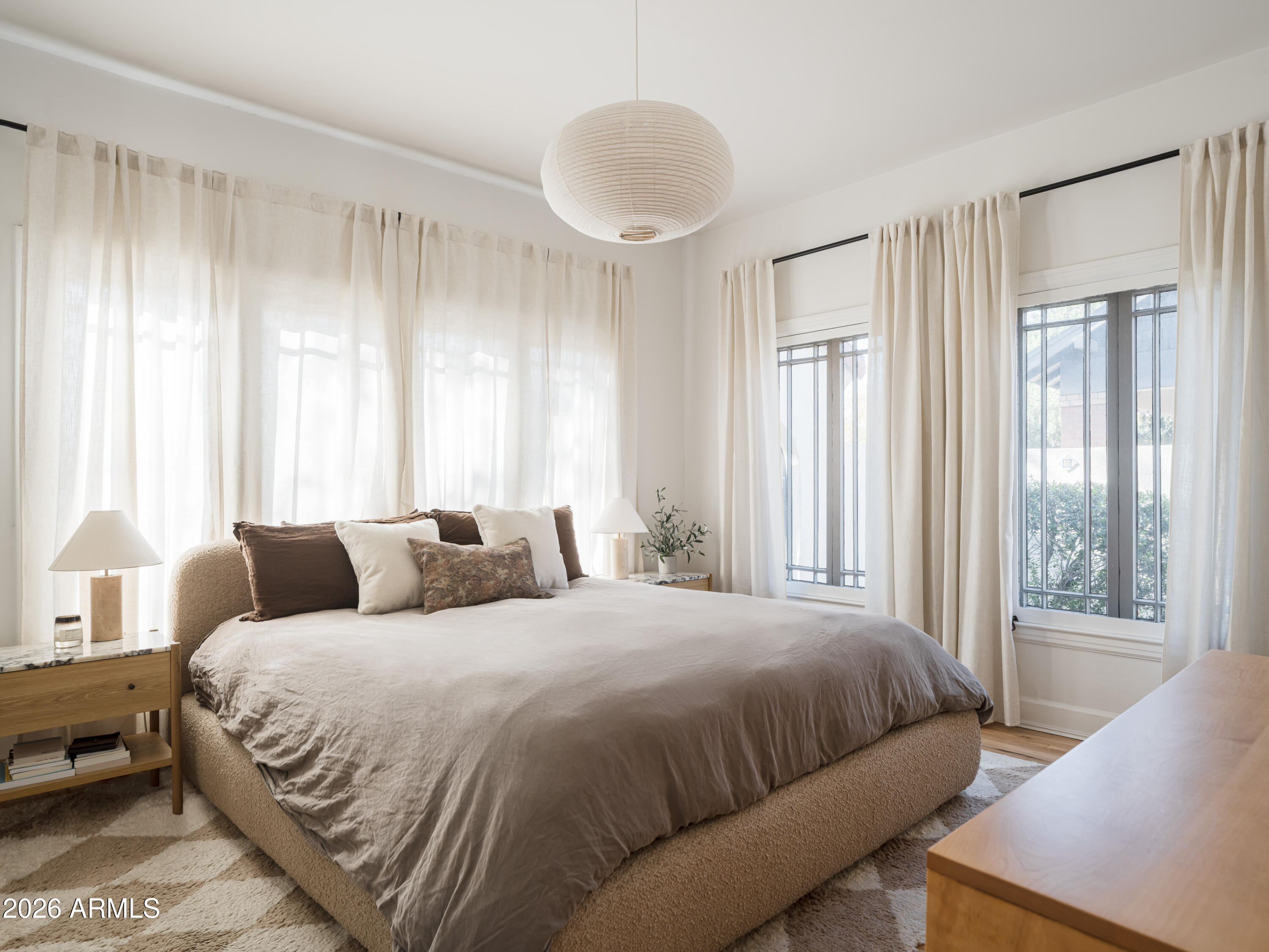 926 W LYNWOOD Street