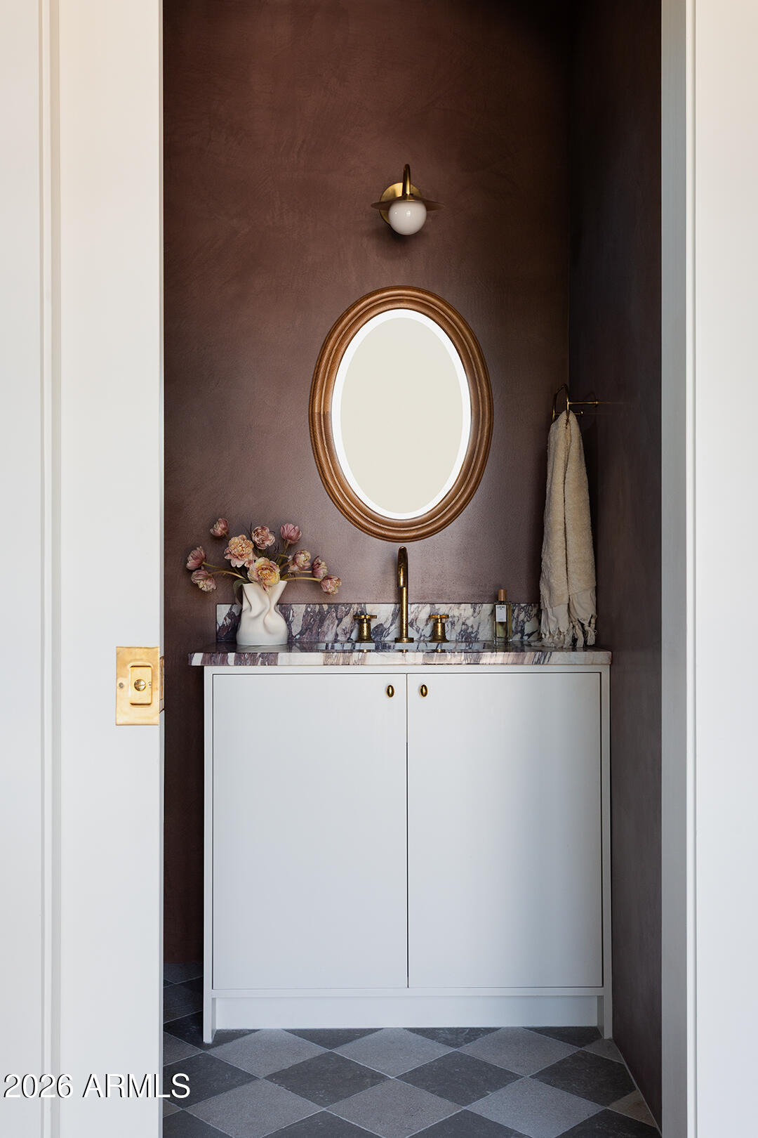 926 W LYNWOOD Street