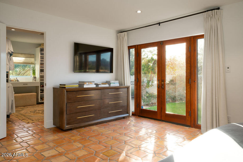 5602 N CAMELBACK CANYON Place