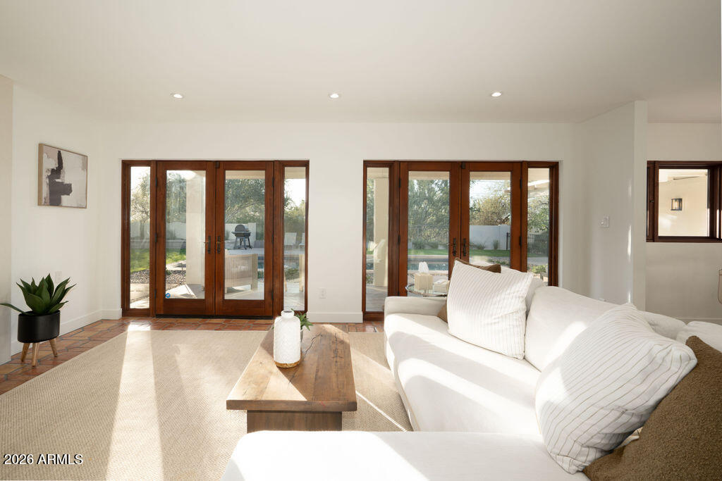 5602 N CAMELBACK CANYON Place