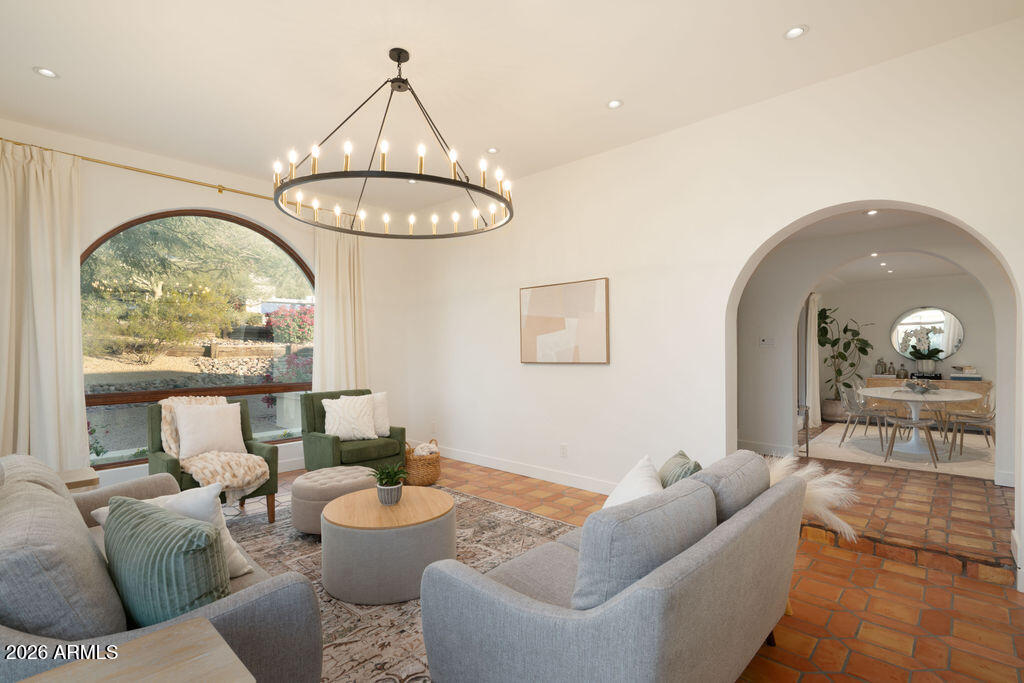 5602 N CAMELBACK CANYON Place