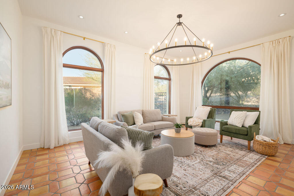 5602 N CAMELBACK CANYON Place