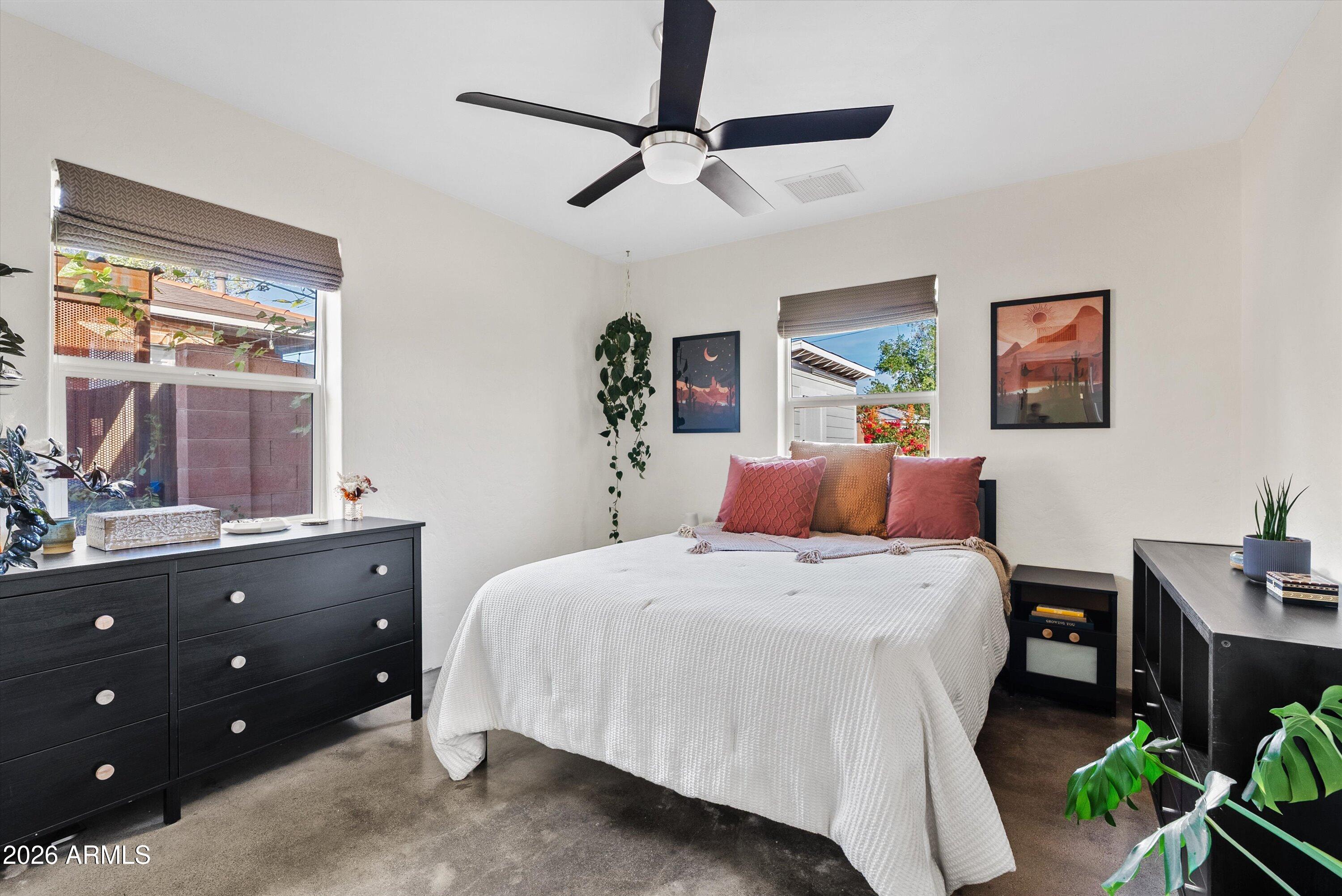 1346 E CORONADO Road